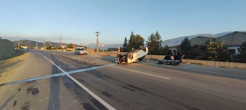 Bolu’da kontrolden çıkan otomobil tepetaklak oldu: 1 yaralı
