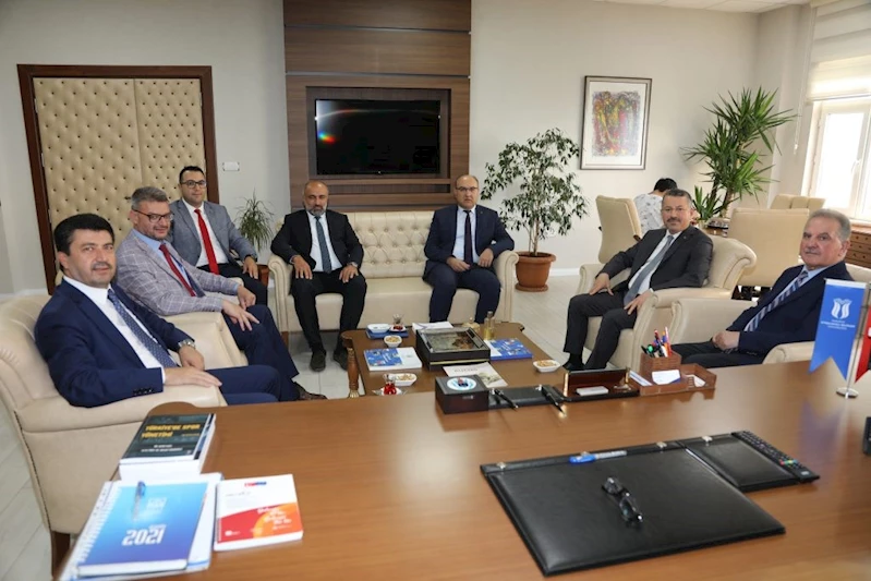 Rektör Kırışık’ın festival işbirliği görüşmeleri sürüyor
