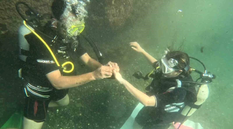 Karadeniz’in derinliklerinde evlilik teklifi
