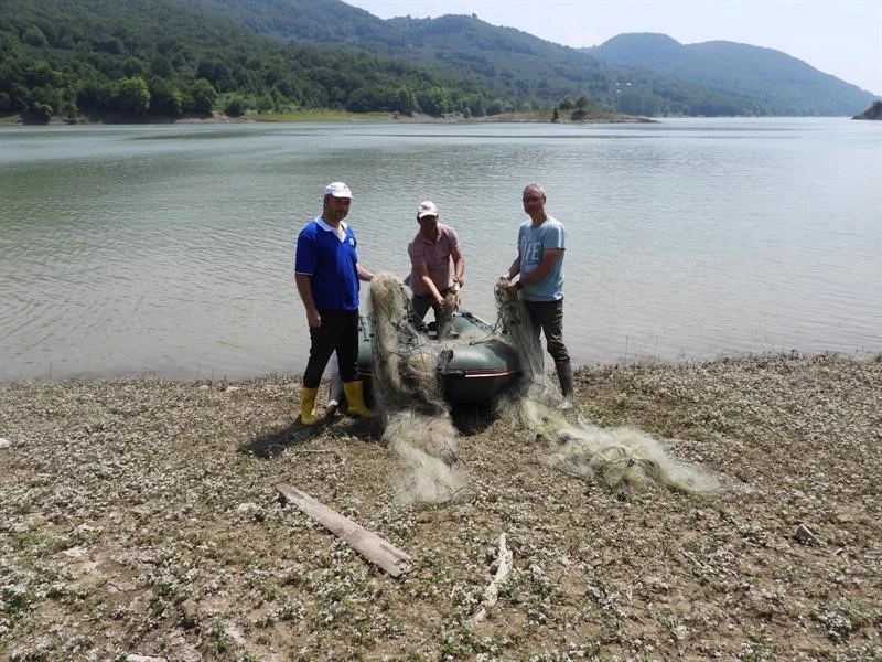 Yasağa uymayıp avlanmaya kalktılar
