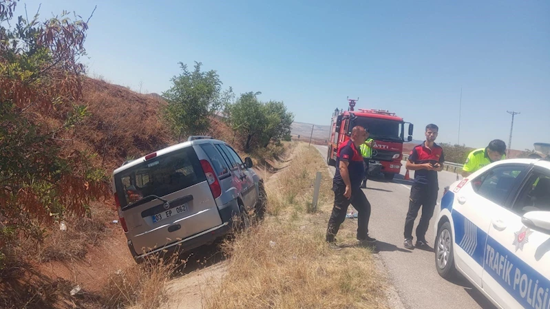 Kontrolden çıkan hafif ticari araç su sanalına uçtu: 2 yaralı
