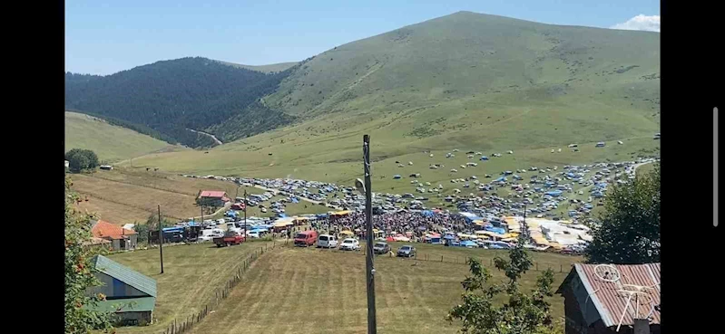 Şenlikten geriye çöpleri kaldı
