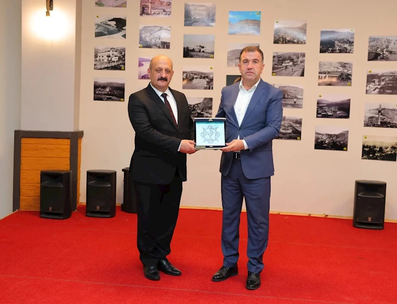 Bayburt İl Jandarma Komutanı Övet’e, İl Emniyet Müdürü Uzun’a ve Polis Okulu Müdürü Günel’e veda edildi
