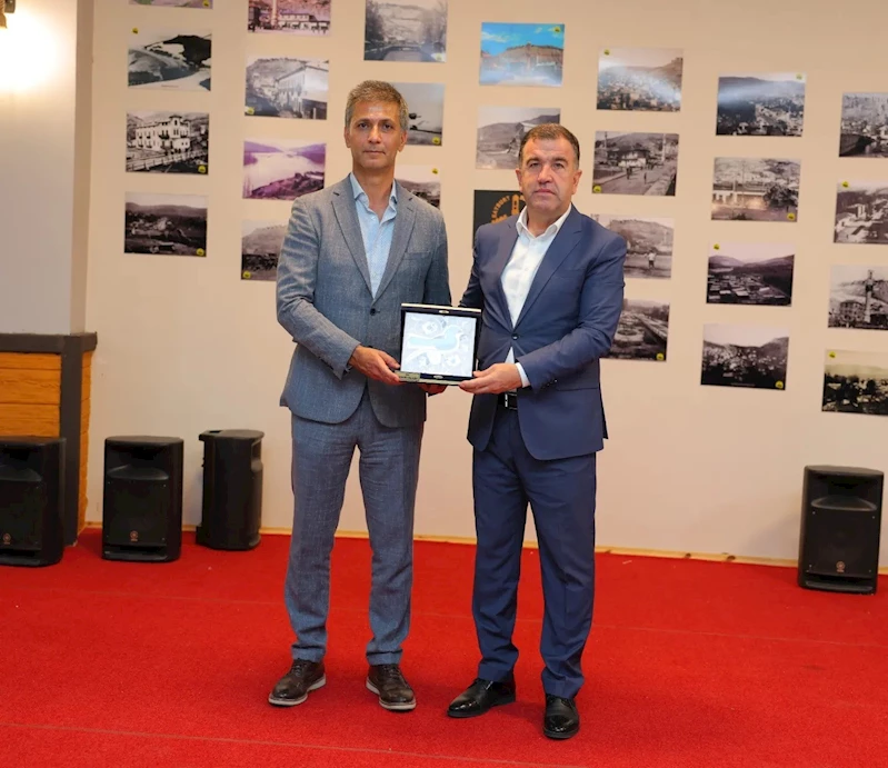 Bayburt İl Jandarma Komutanı Övet’e, İl Emniyet Müdürü Uzun’a ve Polis Okulu Müdürü Günel’e veda edildi
