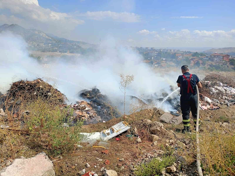 Boş arazide çıkan yangın söndürüldü
