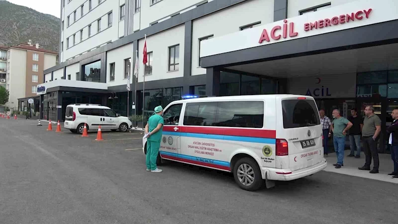 Beyin ölümü gerçekleşen 70 yaşındaki hastanın organları 3 kişiye umut oldu
