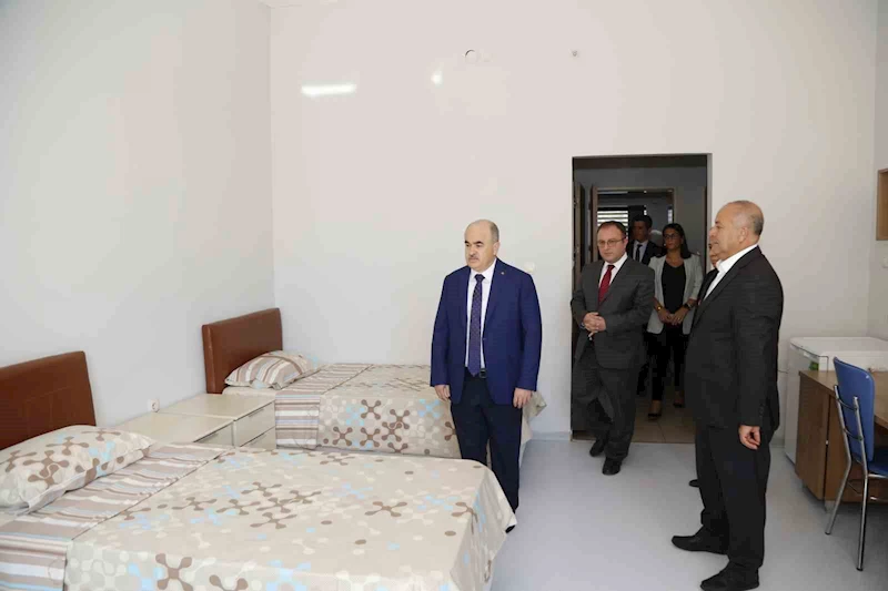 KYK yurtlarında inceleme yapan Vali Dağlı; "Öğrencilerimize aile konforunda bir ortam hazırladık"
