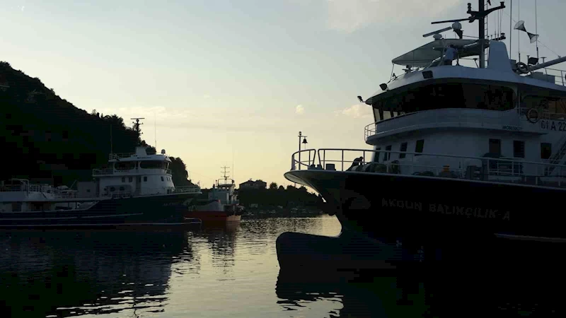 Balıkçılar "Vira Bismillah" diyerek denize açıldı
