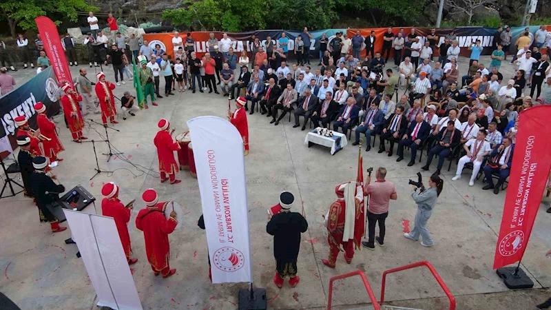 Balıkçılar "Vira Bismillah" diyerek denize açıldı
