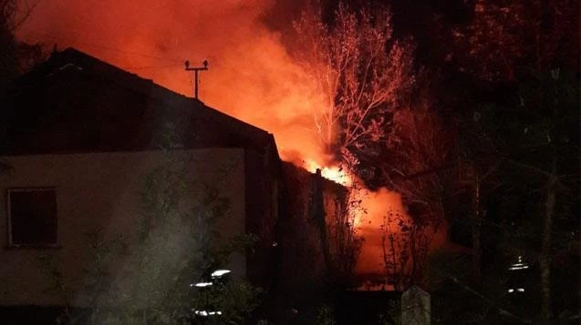 Çaydeğirmeni beldesinde iş yeri kundaklandı