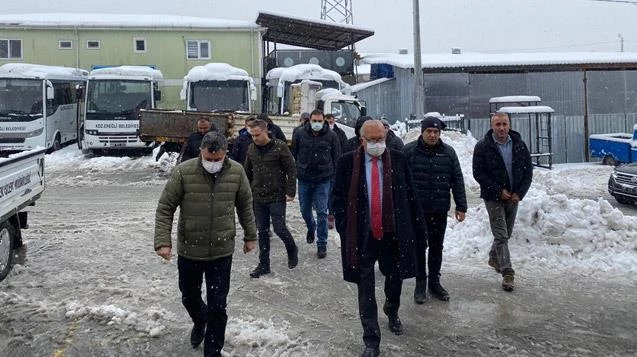 Belediye yollar açık kalsın diye seferber oldu