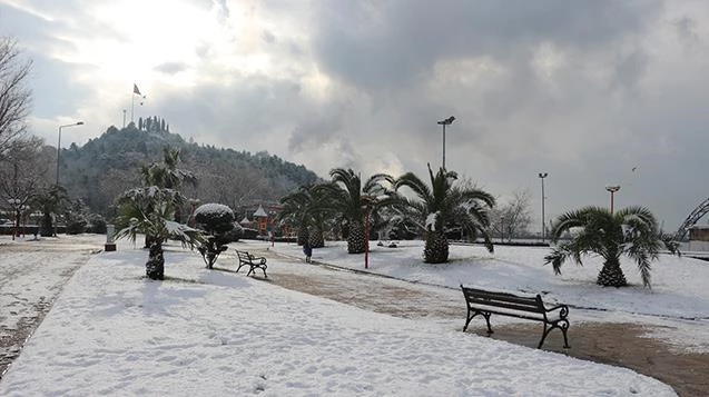 Kar yağışı aralıklarla devam ediyor