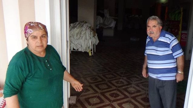 Aşırı yağış nedeniyle iş yerleri sular altında kaldı