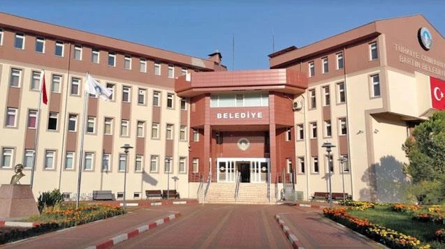 Belediye personeli usulsüzlük iddiasıyla tutuklandı