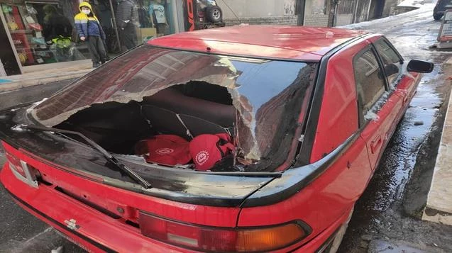 Çatılarda biriken kar kütlelerine dikkat!