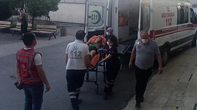 16 yaşındaki genç bıçaklı kavgada yaralandı