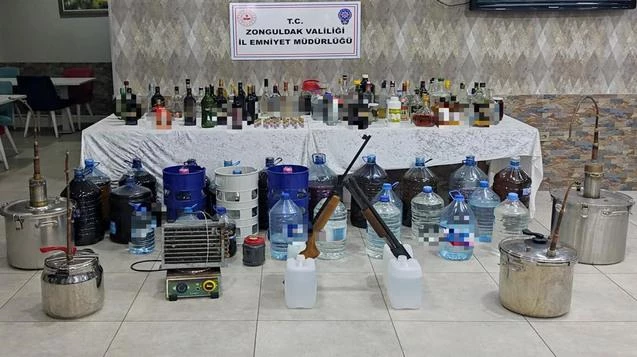 Sahte alkol imalathanesine baskın yapıldı