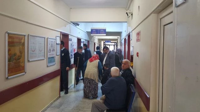 6 işçi zehirlendi...