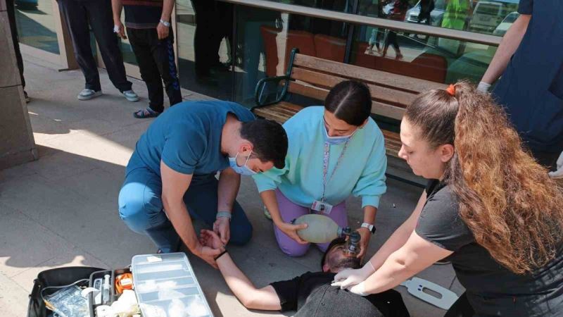 Devlet Hastanesinde gerçeğini aratmayan afet ve acil durum tatbikat