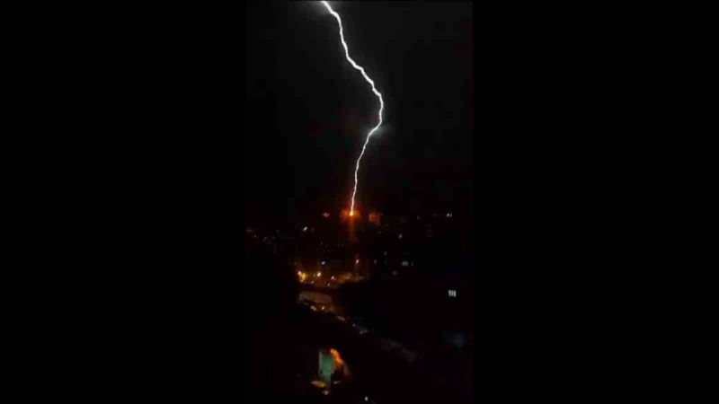 Kdz. Ereğli’de şimşekler geceyi aydınlattı