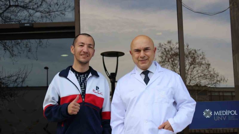 Parkinson’u beyin pili ile yendi, Babalar Günü’nde çocuklarına kavuştu