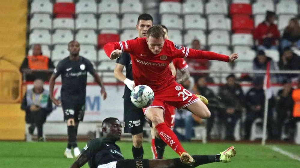Spor Toto Süper Lig: FTA Antalyaspor: 3 - Ümraniyespor: 2 (Maç sonucu)